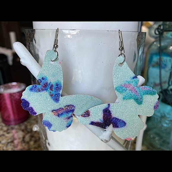 Blue/Teal Butterfly
with Color bit of Sparkle - Picture 2 of 7